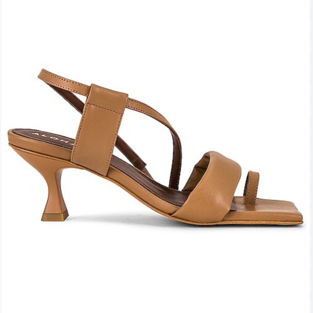 Alohas Asymmetric Strap Sandals in Leather